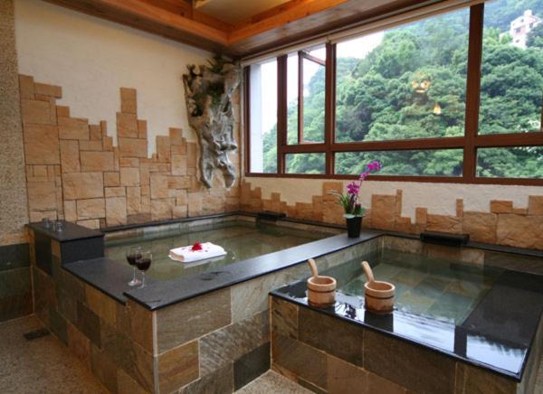 Chief Villa Hot Spring Resort Ren'ai Esterno foto